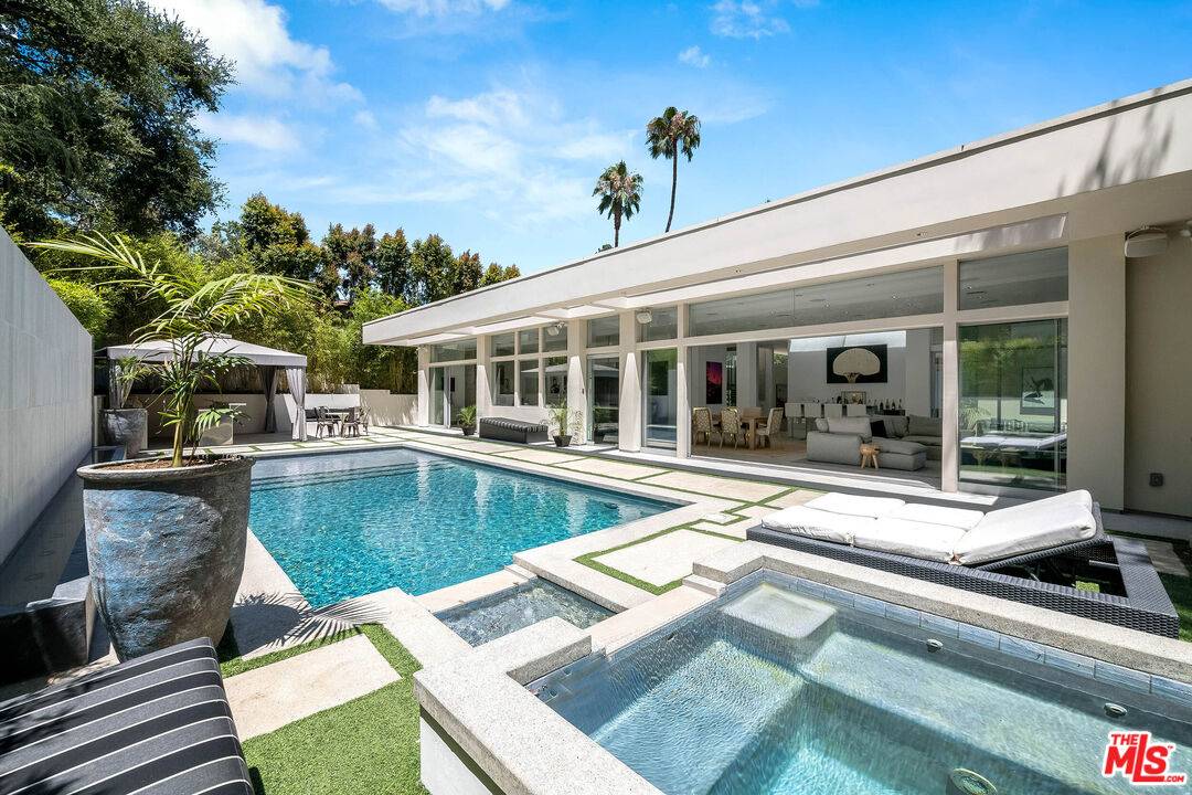 2241 Bowmont Dr Beverly Hills Flats LA