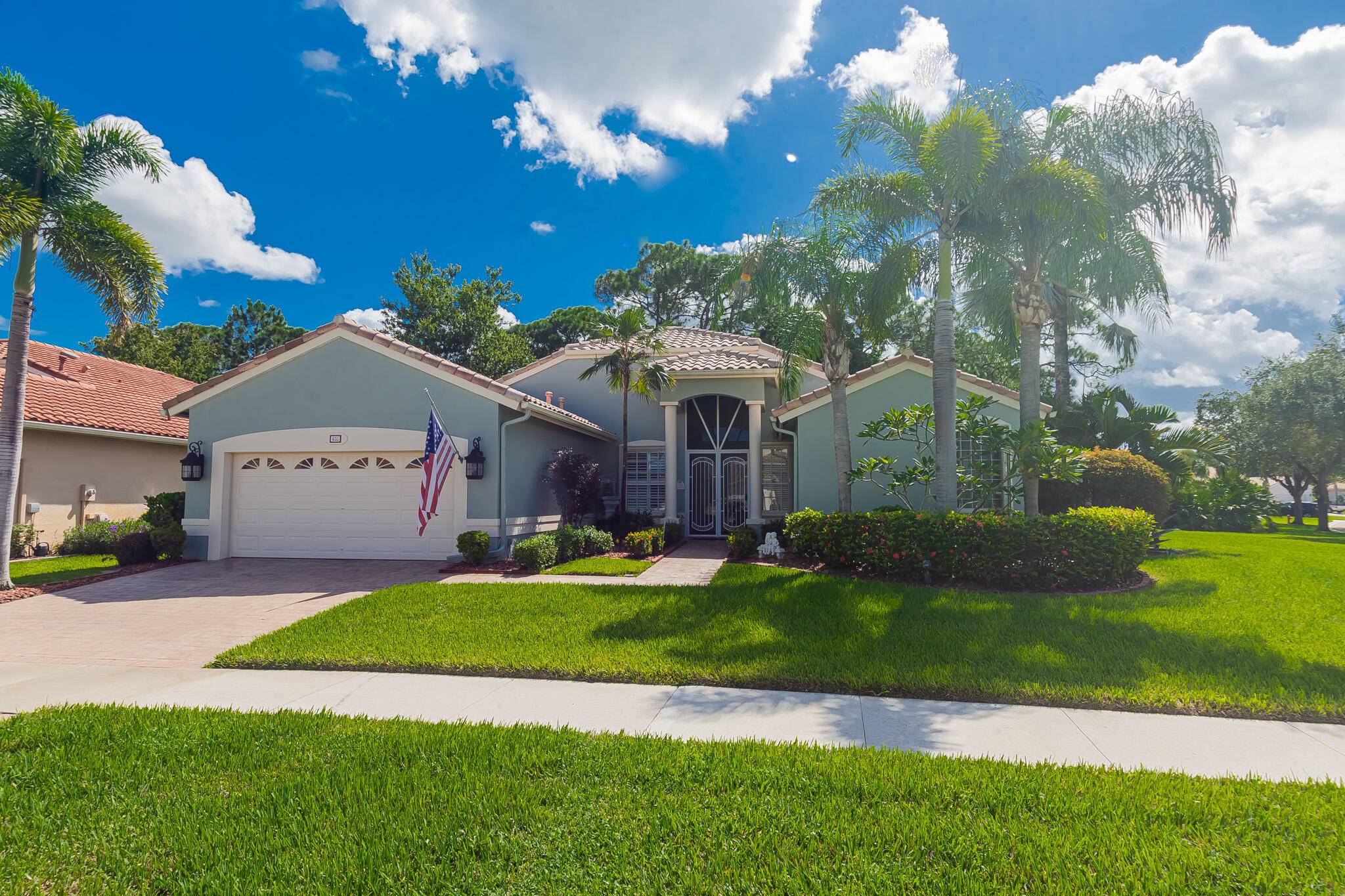 Beautifully maintained 3 Bedroom, 2 Bath, 2 Car Garage home in the sought after Cascades 55 community.