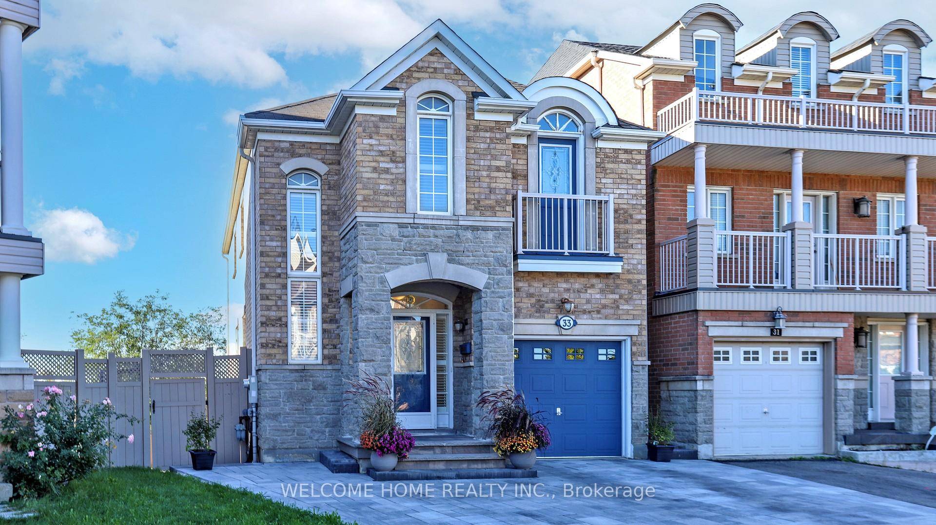 Stylish family home in North York's trendy Oakdale Village !