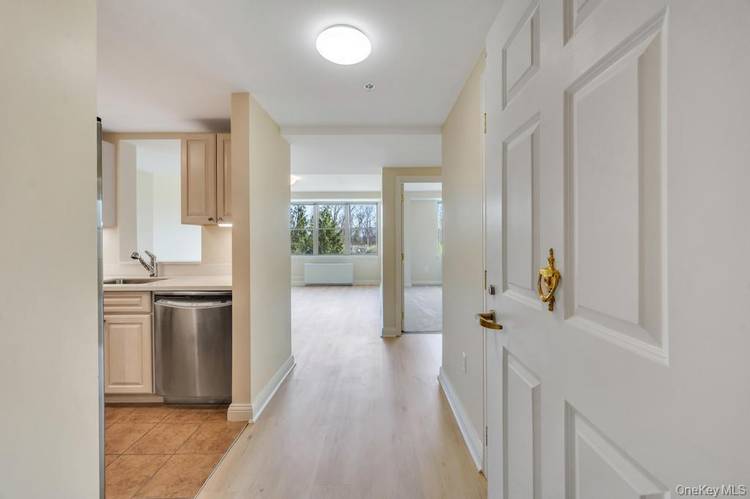 All Inclusive Luxury Living for 62 Experience the very best in luxury living at The Sinclair, where elegant, spacious residences meet spectacular views and a truly effortless lifestyle.