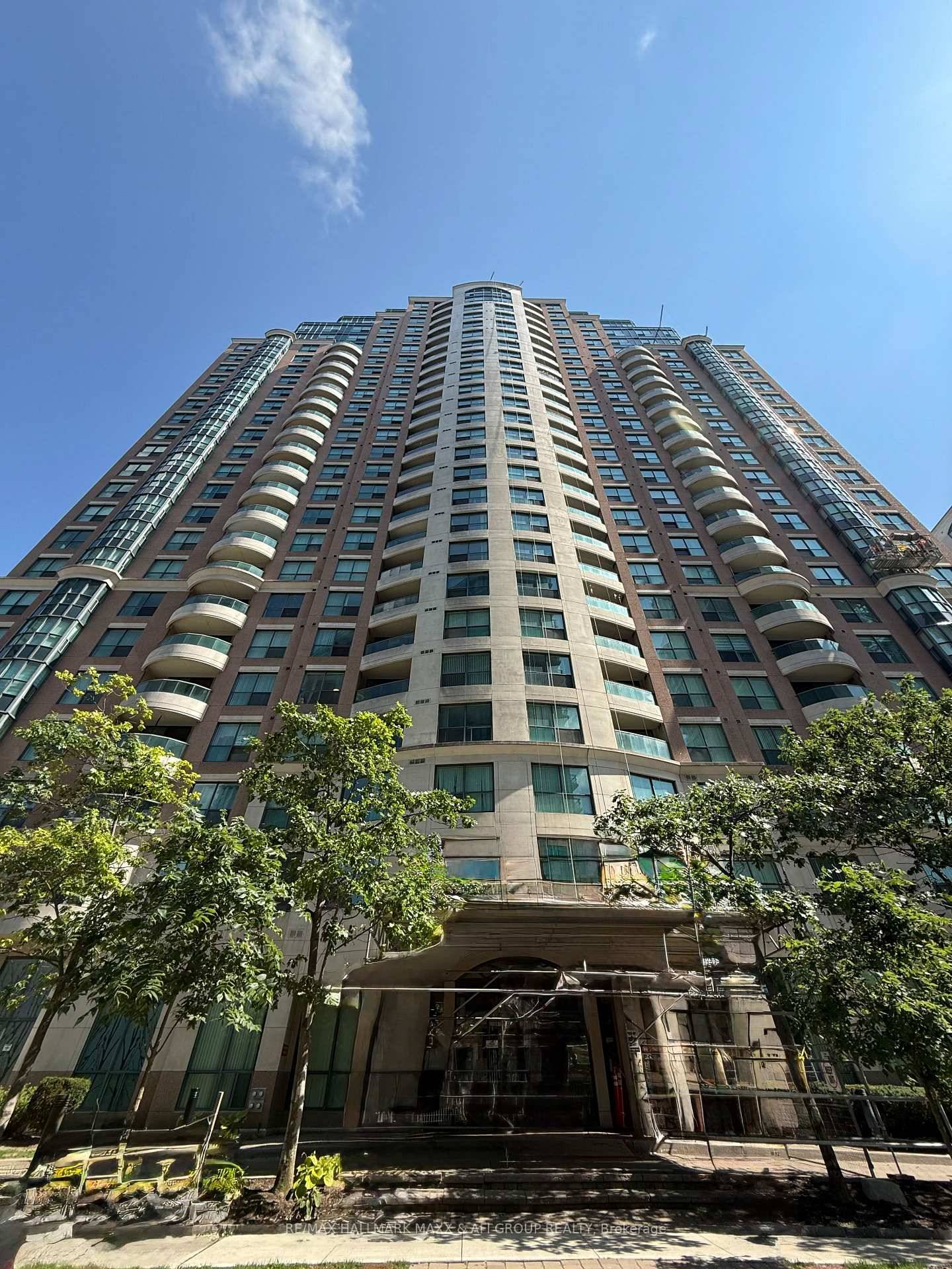 Newly renovated 3 bedroom luxury corner unit condo at Yonge amp ; Finch.