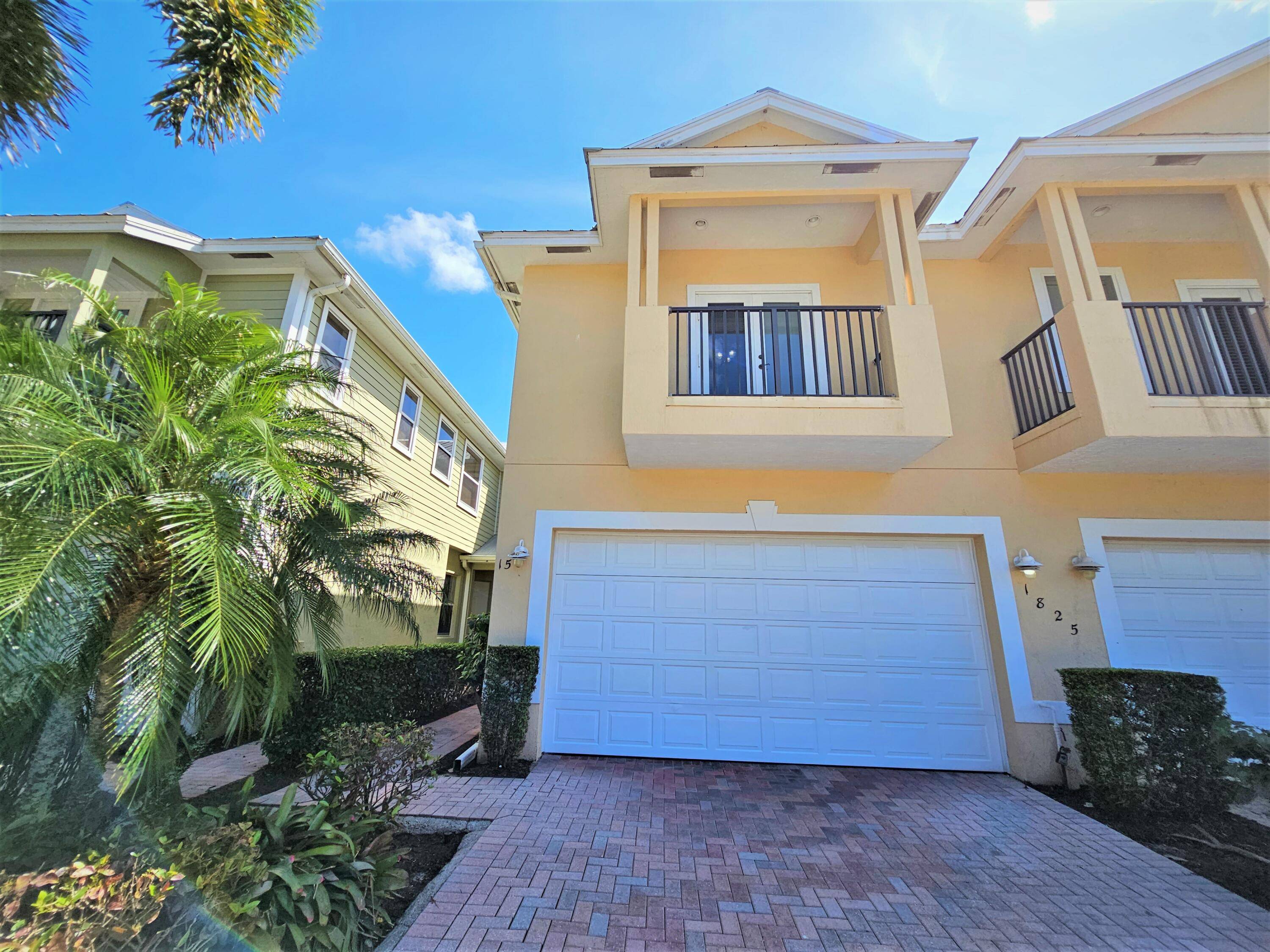 Rarely available, spacious, fabulous townhome in prestige, and very desirable Bridgepointe community.