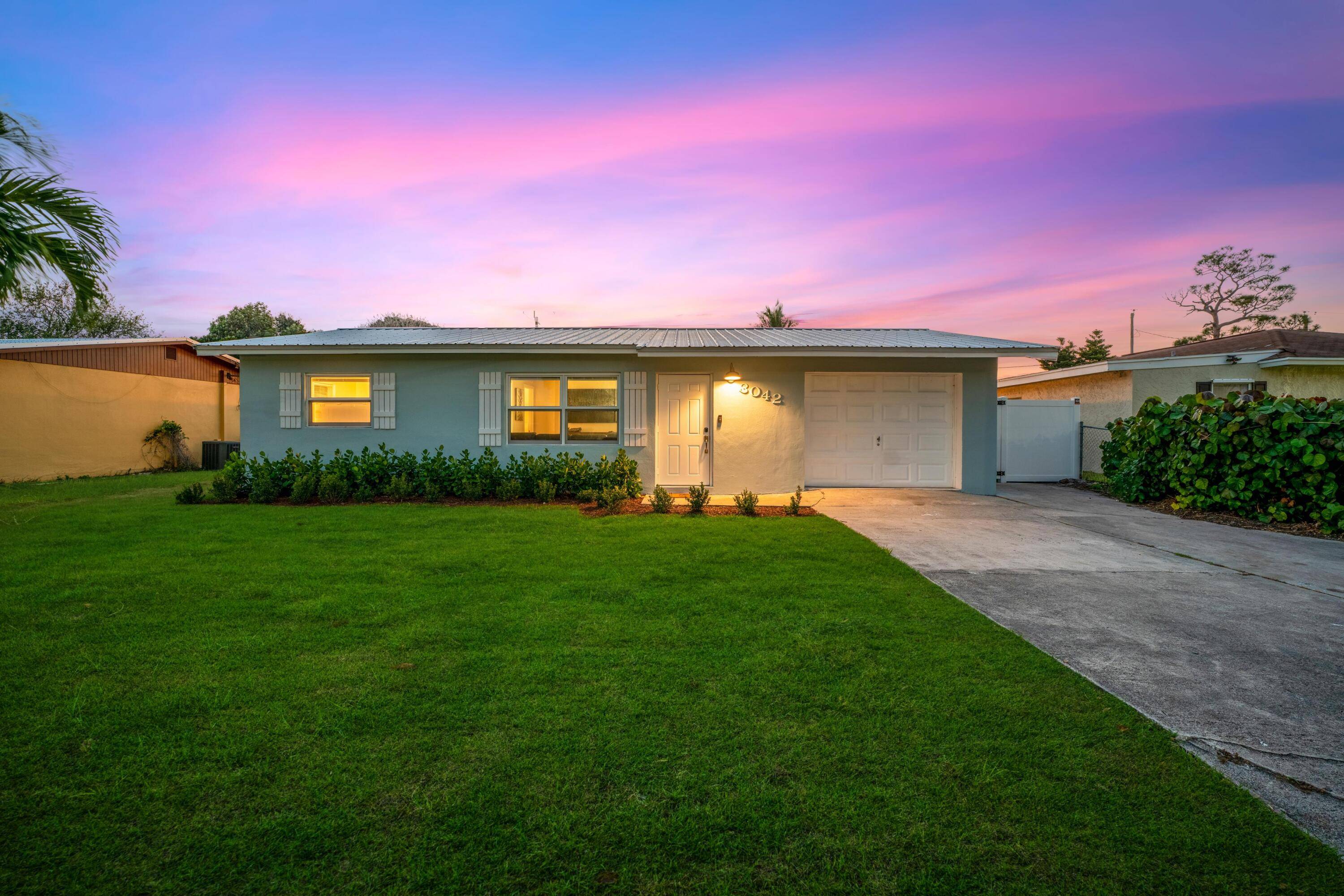 Beautiful three bedroom, two bathroom home in the Savannah Highland area of Jensen Beach.