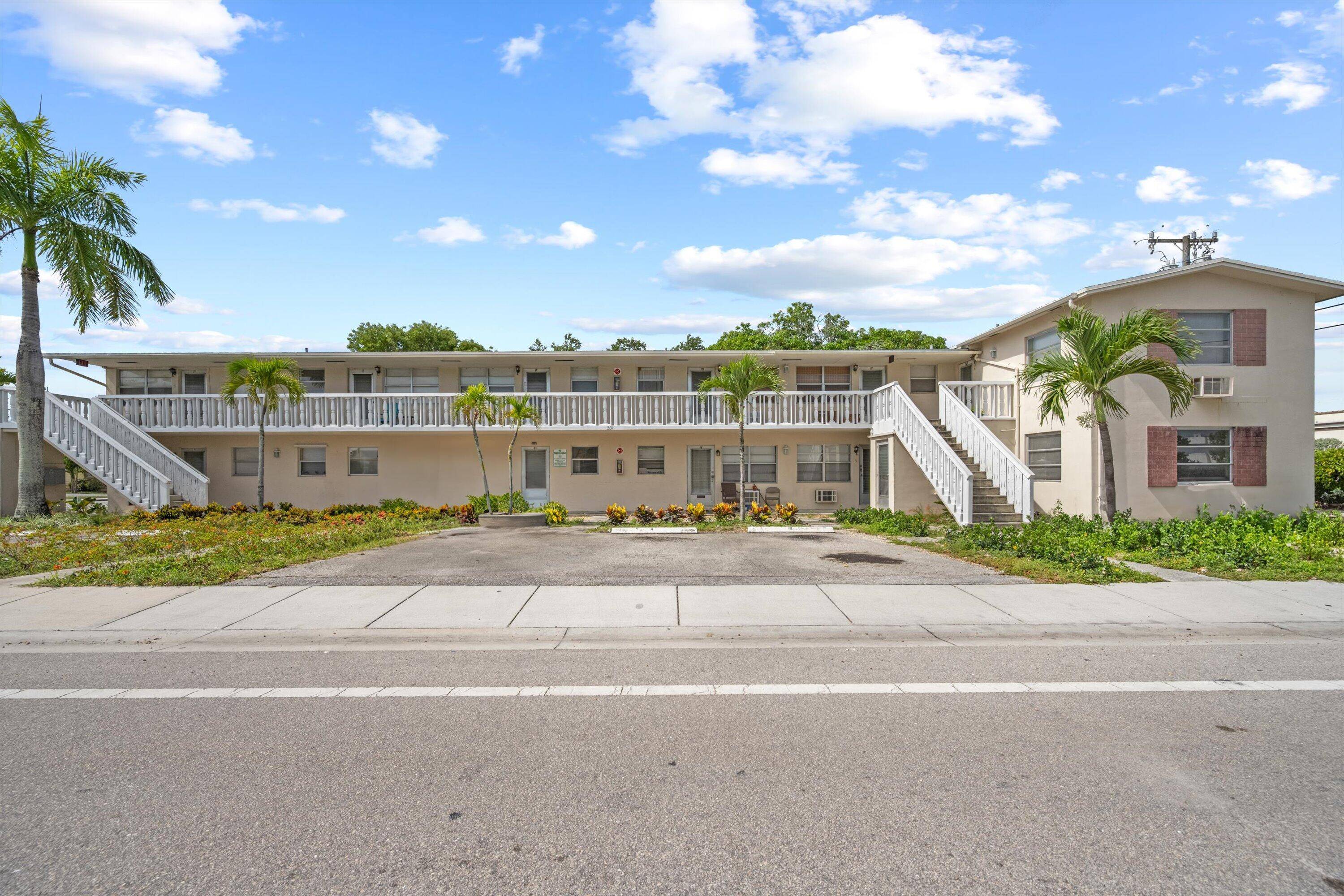 Charming first floor 1 bedroom, 1 bathroom condo with 460 sq ft of comfortable living space.