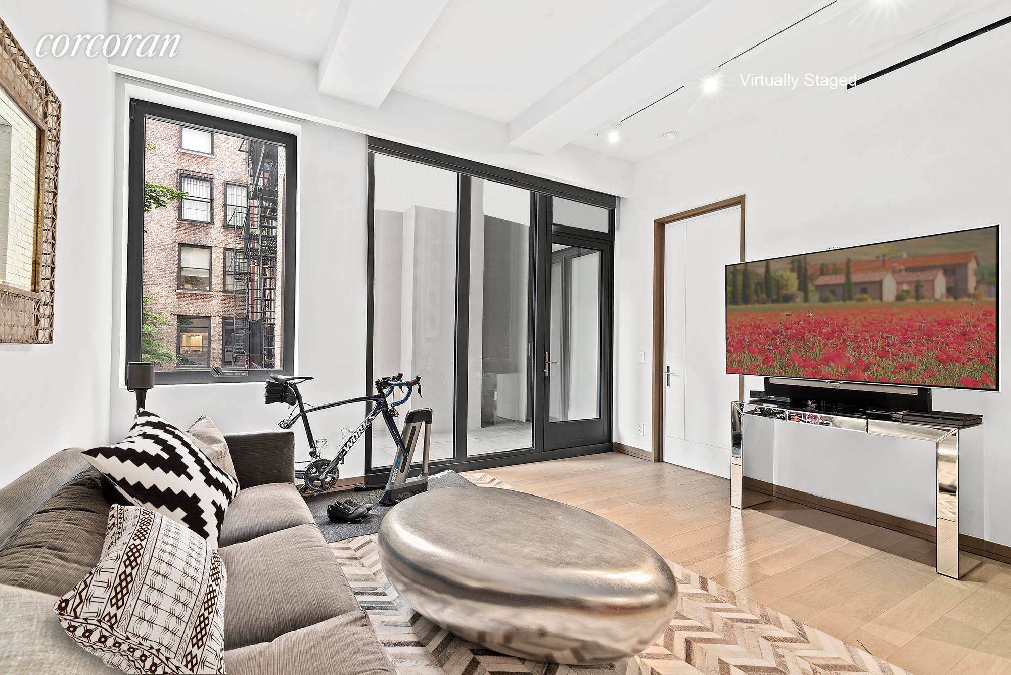 Private Terrace ! Modern and distinct, this 1 bedroom 1.