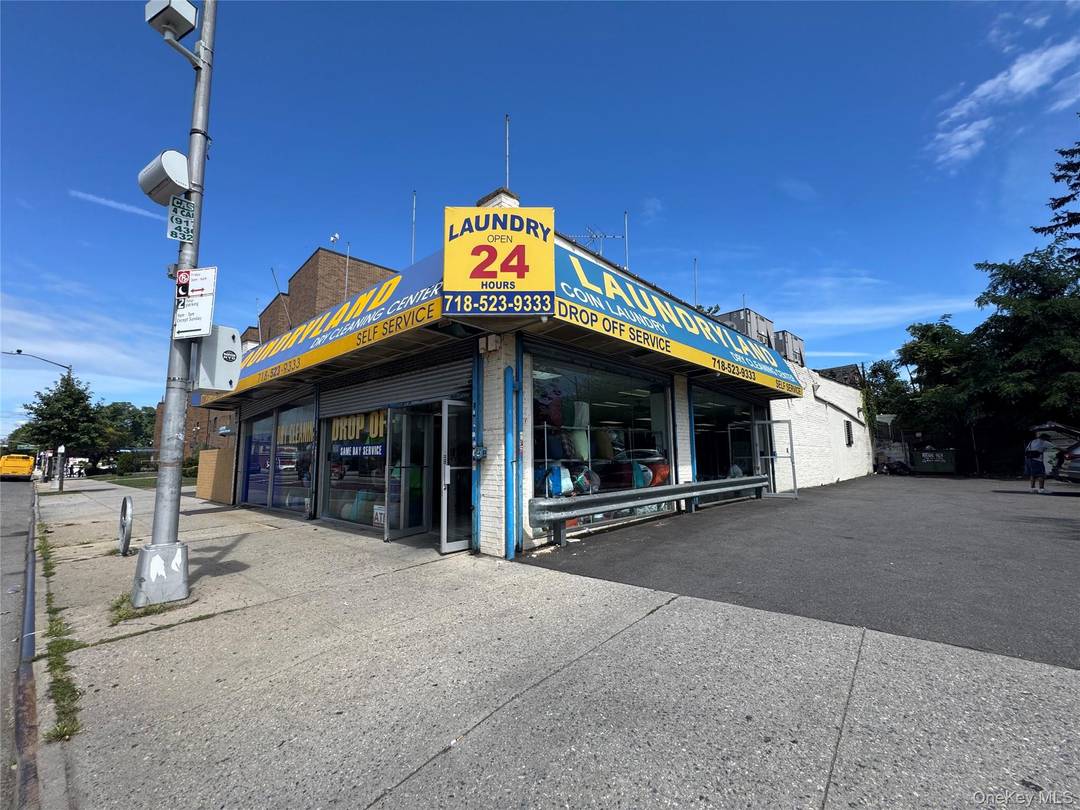Well Established Laundromat business in Rochdale, Queens !