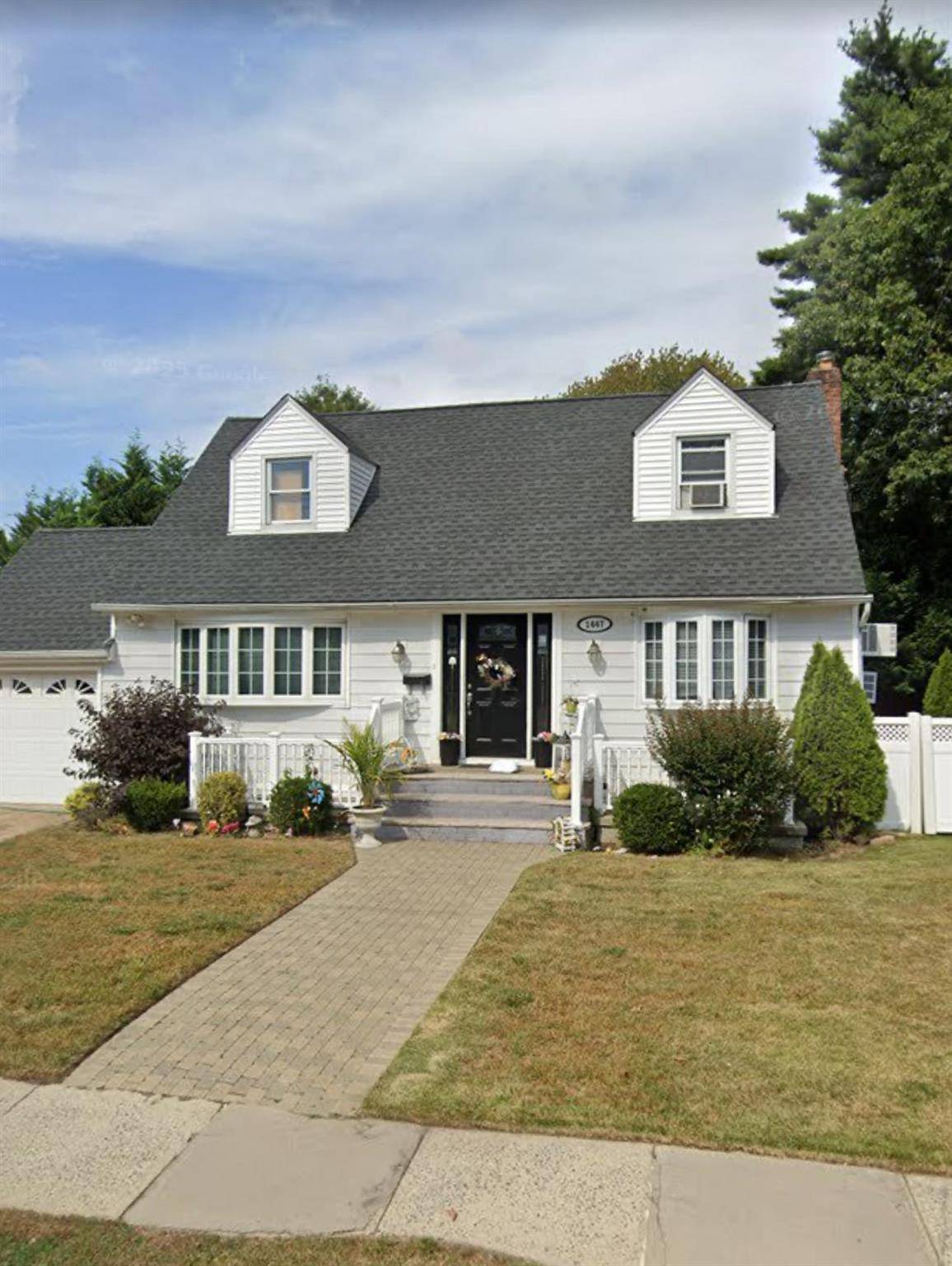 Well maintained single famiy.
