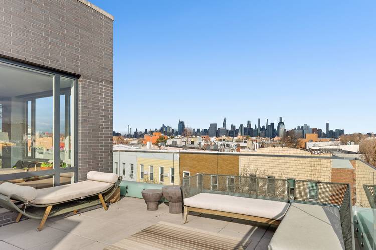 First Open House Sunday, September 20 !