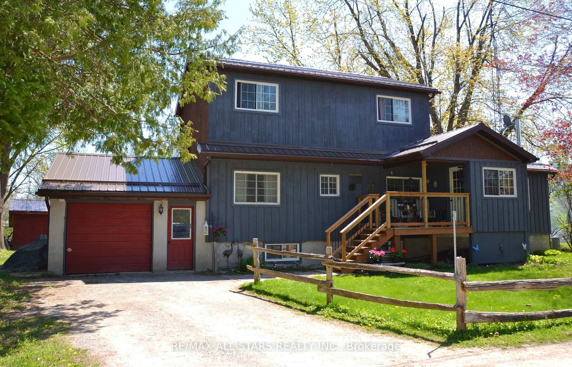Looking for that country living lifestyle, yet wanting to be close to town and all amenities ?