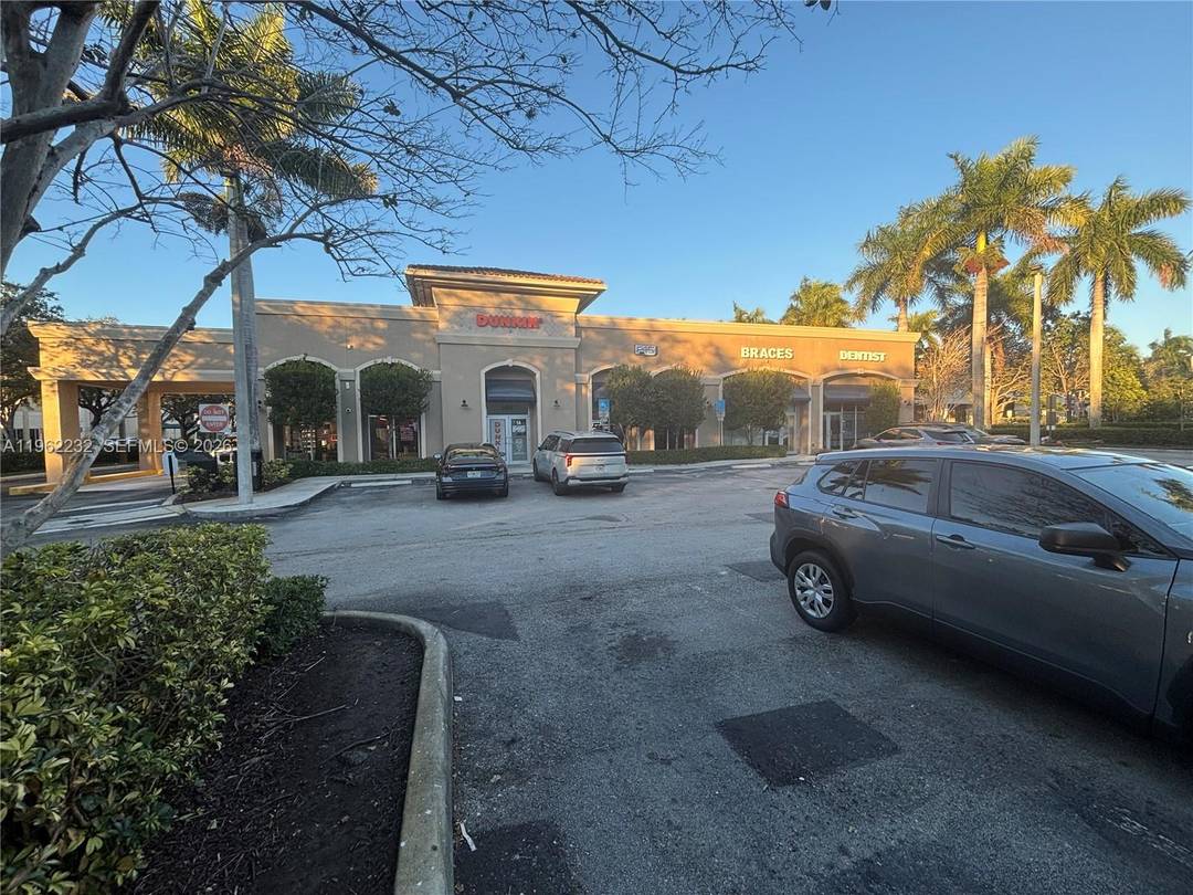 Prime Fully Leased Retail Investment Weston Florida Offered for sale is a high quality retail investment opportunity in Western Florida.