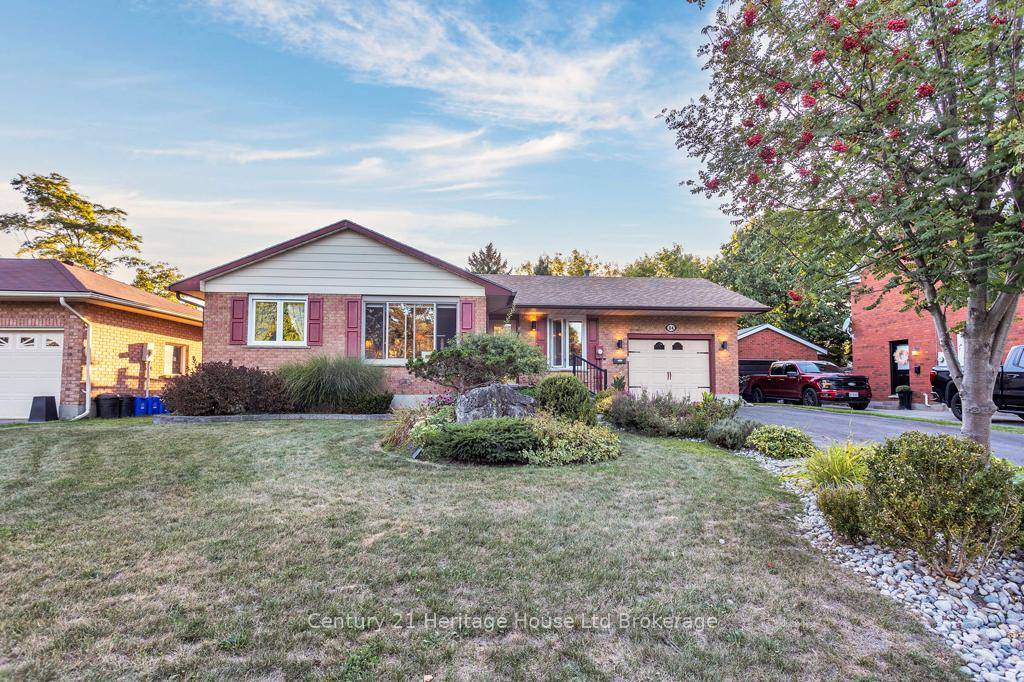 PRIVATE, COZY AND PRIME LOCATION !