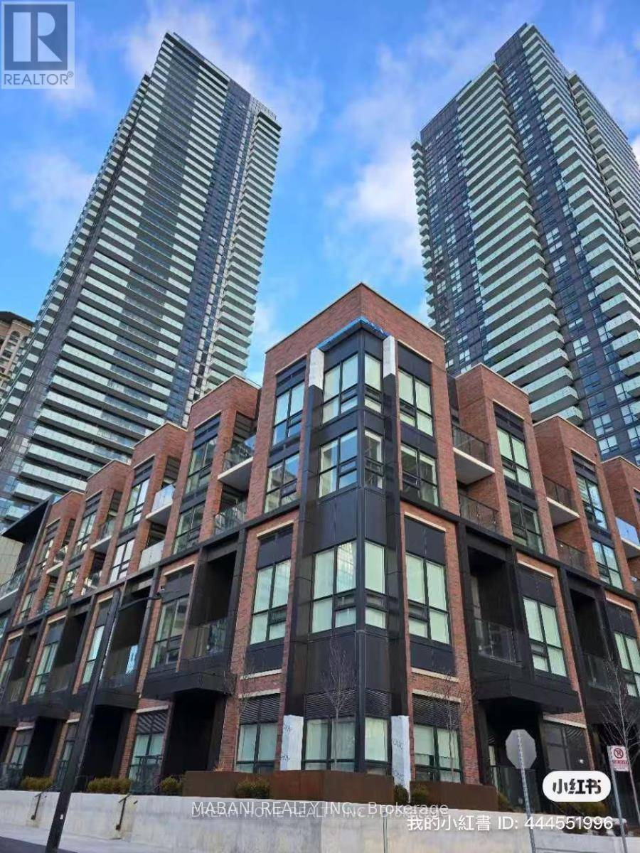 Luxury Brand New Never Lived In 2 Bedroom, 2 Bathroom Corner Suite In The Heart of The City.