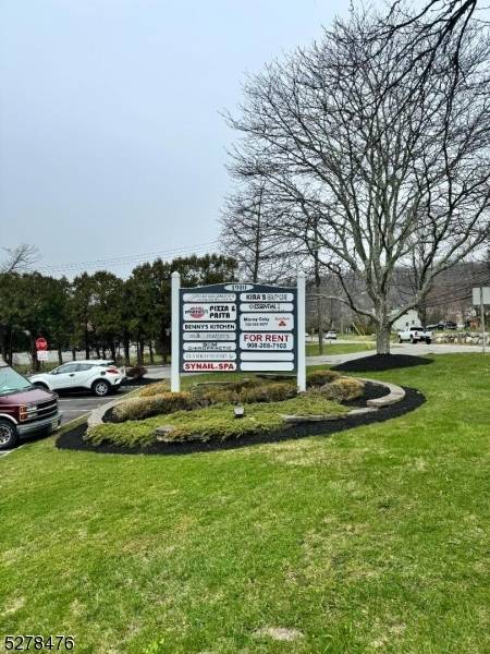 Welcome to Benny's Kitchen, a turnkey restaurant business and beloved local gem in Martinsville !