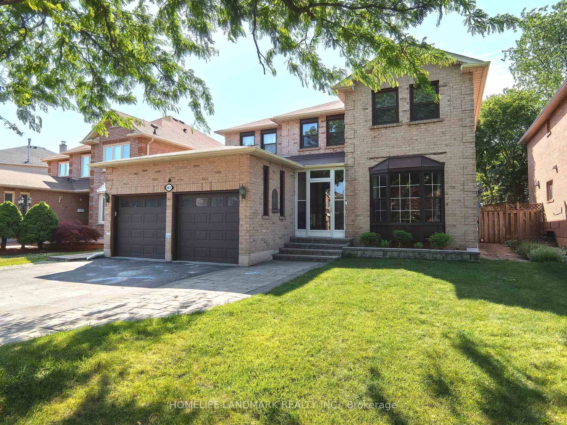 Don't Miss Out On This Impressive Spectacular 4 Large Bedrooms Executive Home On The Picturesque Approx.