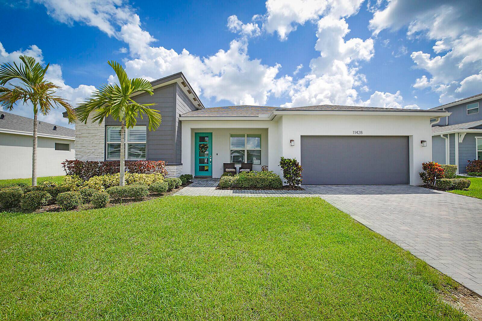 Motivated sellers ! Mattamy quality built home offers 3 bedrooms, 2.
