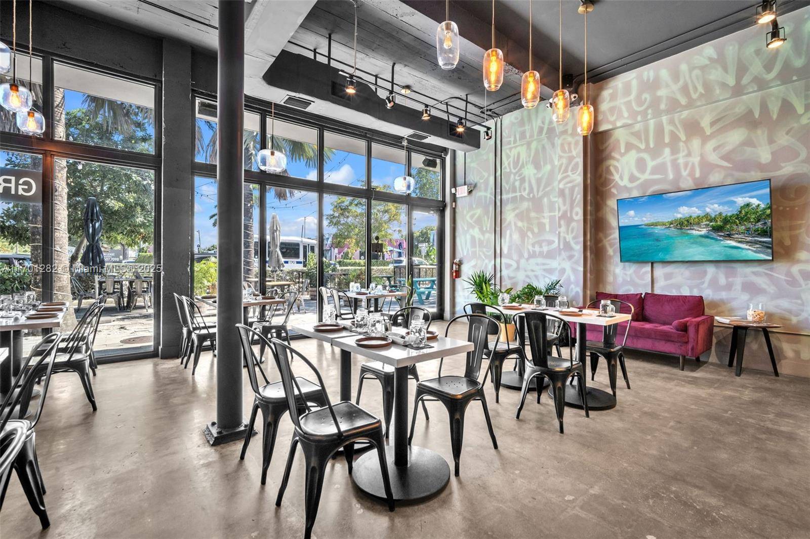 HAPPY HOUR Bring you Buyer May 16th amp ; 23rd 12 PM 2 PM For Sale Restaurant Brand New restaurant, all the equipment's, Huge price reduction for quick sale.