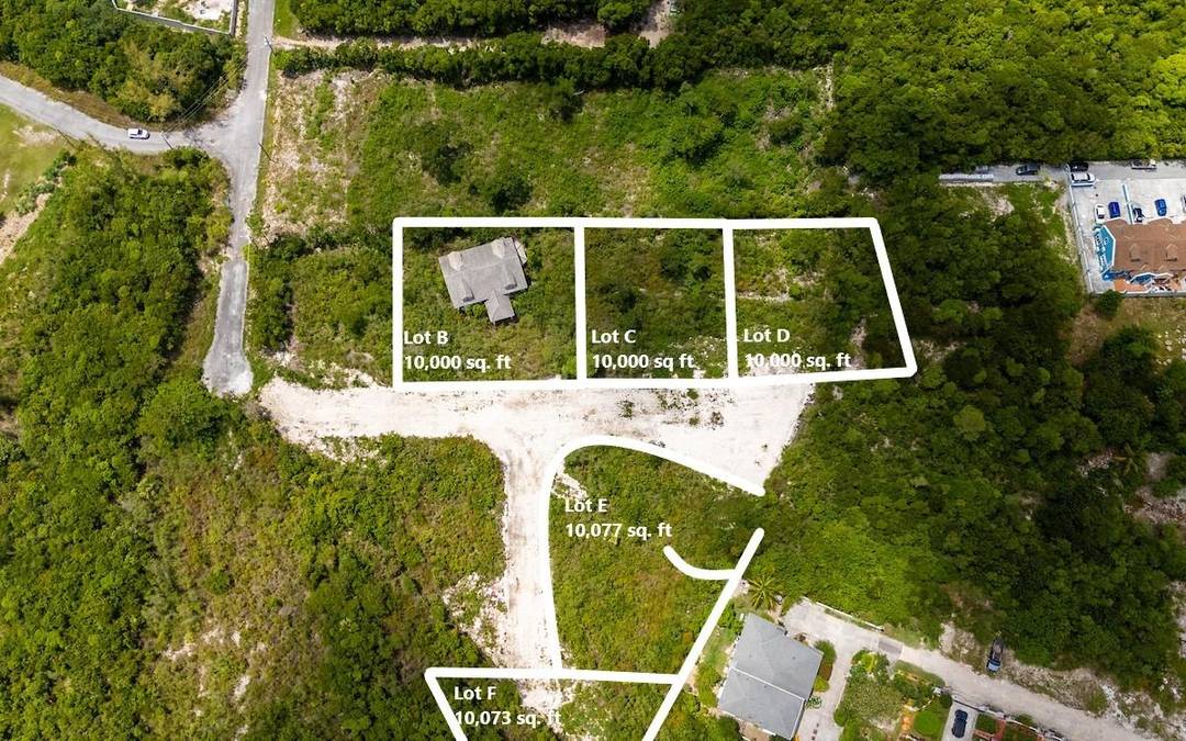 15C COUNTRY CLUB ESTATES Land New-Providence