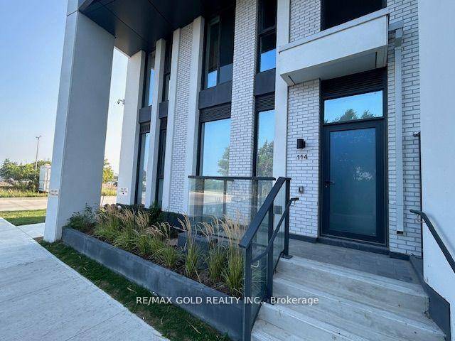This stunning 2 bedroom, 2 bathroom condo.