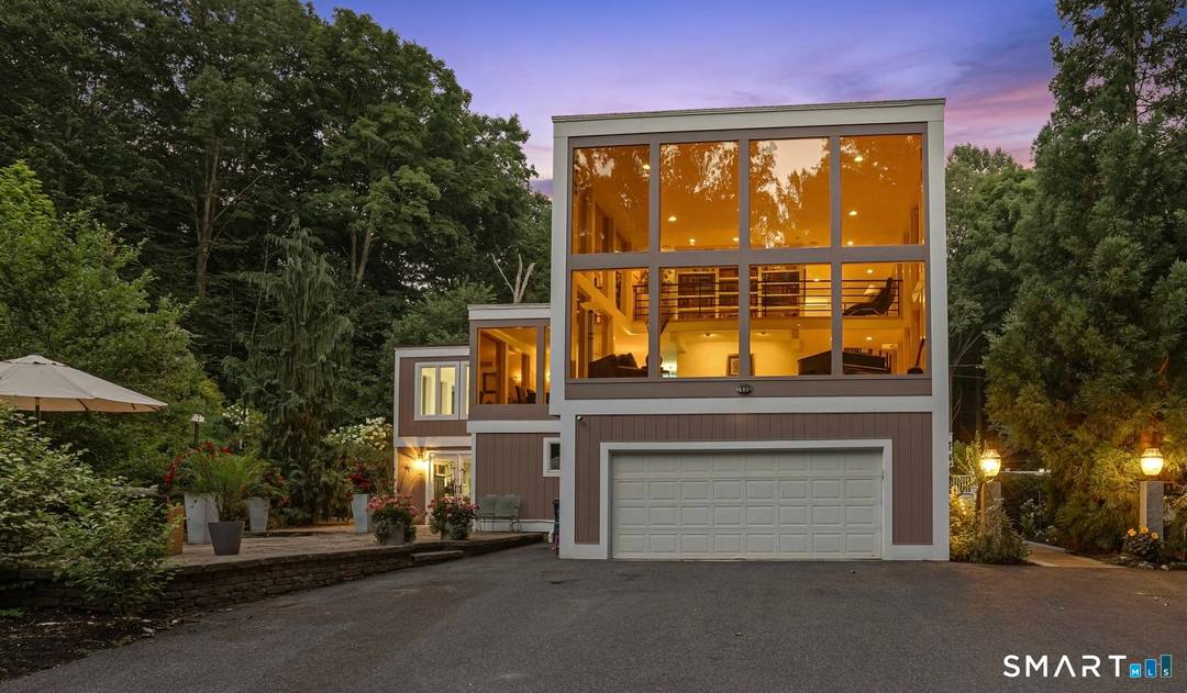 Welcome to the Glass House of Southbury !