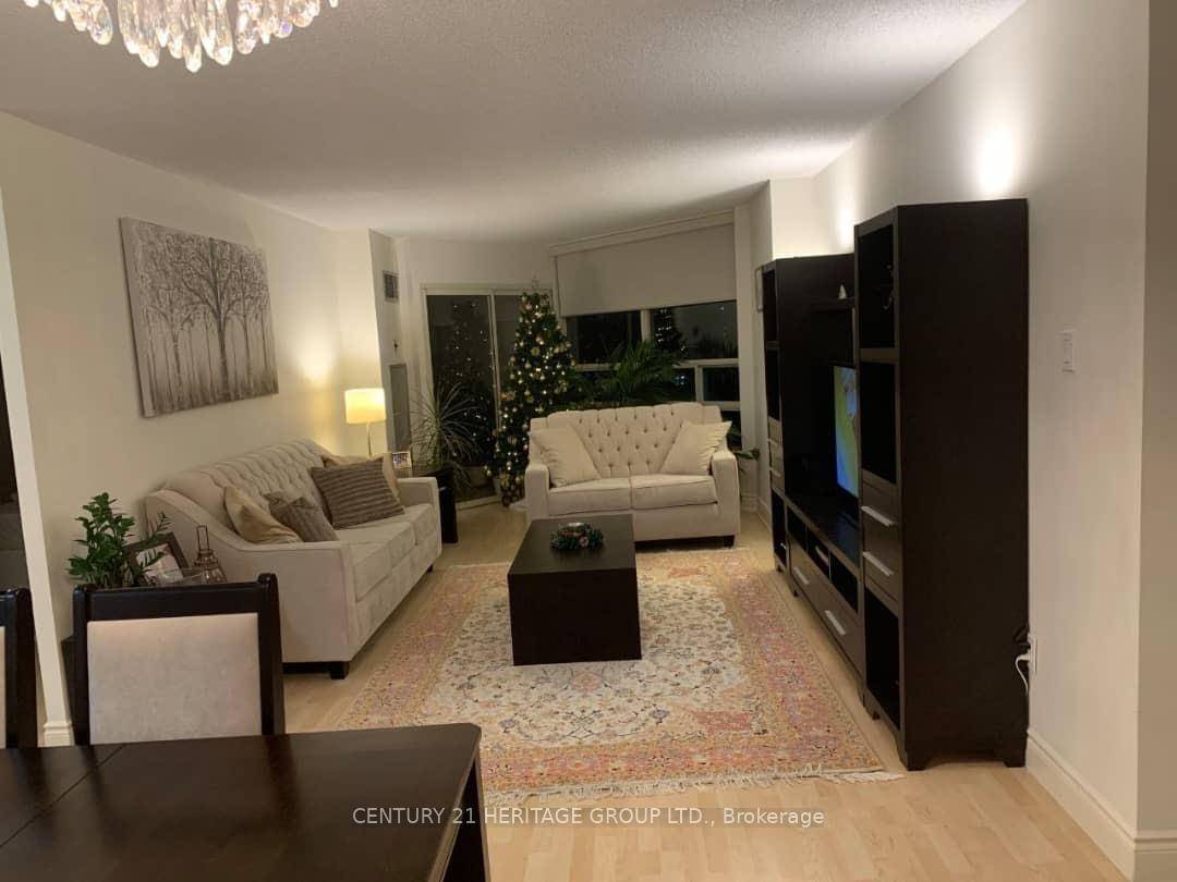 Prestigious Landmark Thornhill, Spacious, 1, 227 sq.