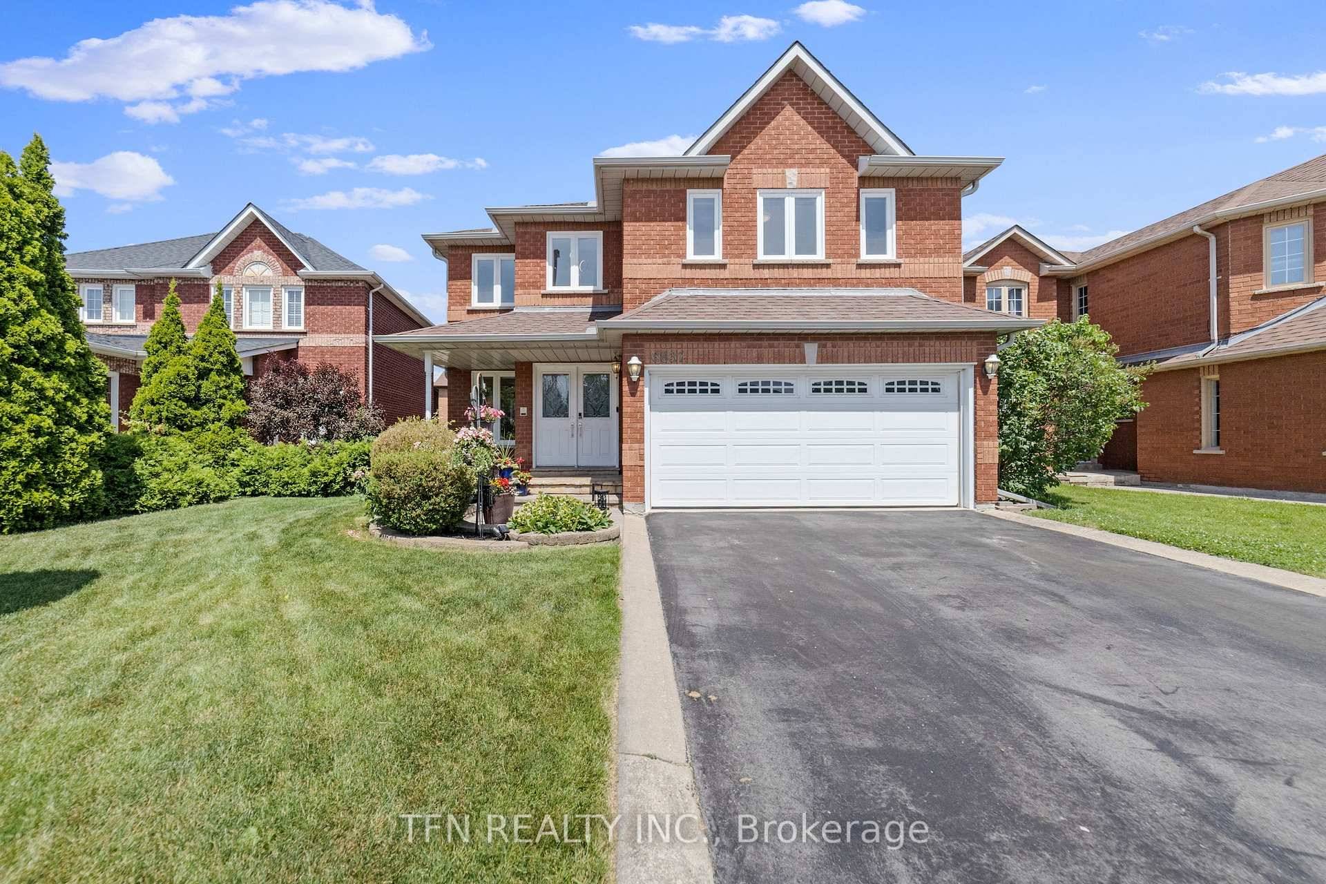 Welcome to 6837 Lisgar Drive, a Bright amp ; Beautiful Family Home in a Prime Mississauga Location !