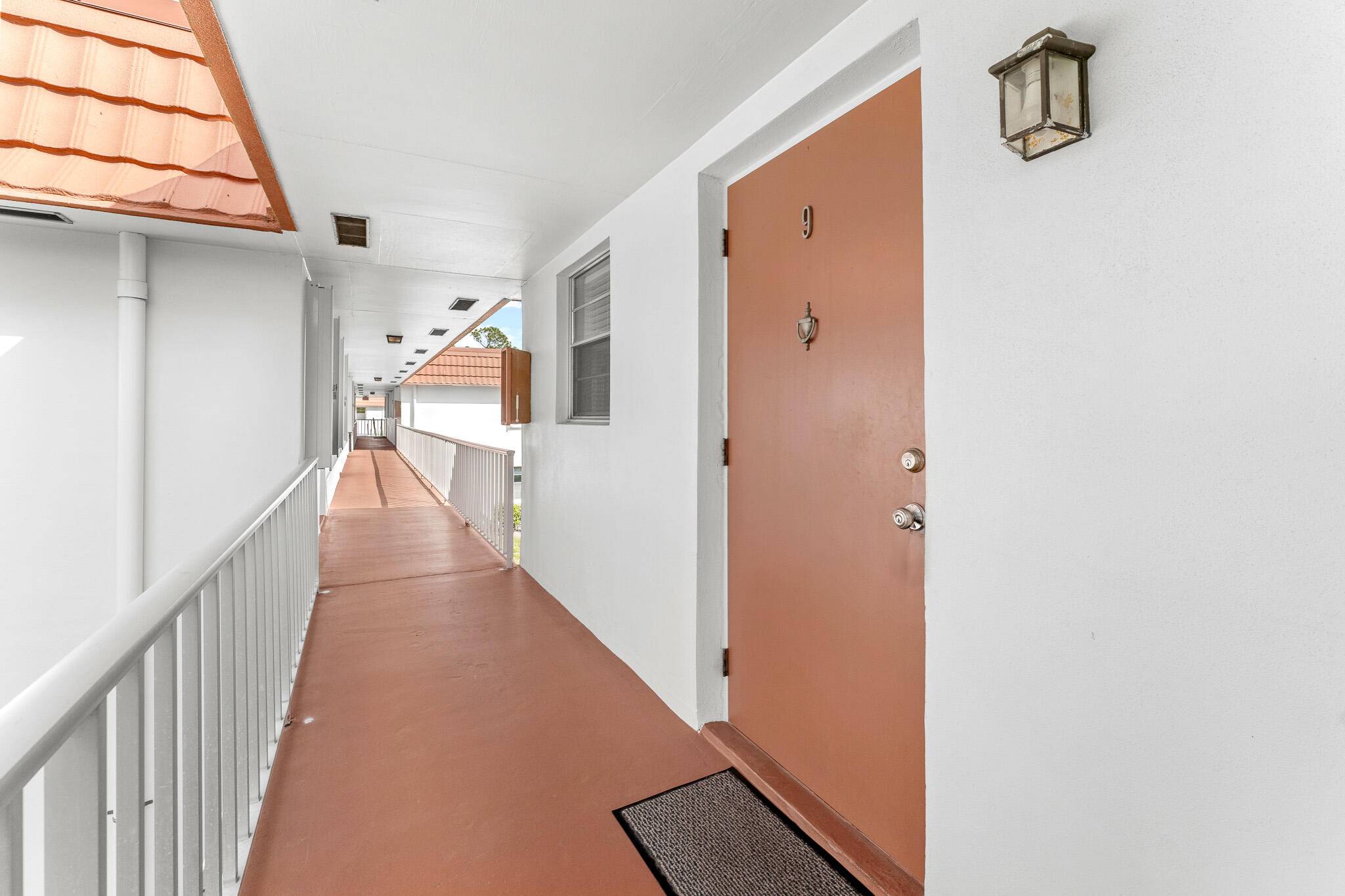 Situated close to beaches, downtown Stuart, shopping, dining and medical facilities Vista Pines offers its own fantastic amenities and a relaxed coastal lifestyle.