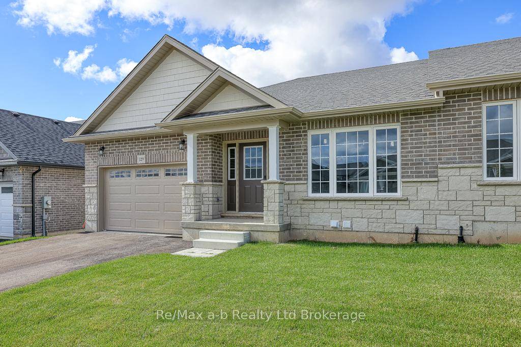 Last unit available... subdivision is now complete !