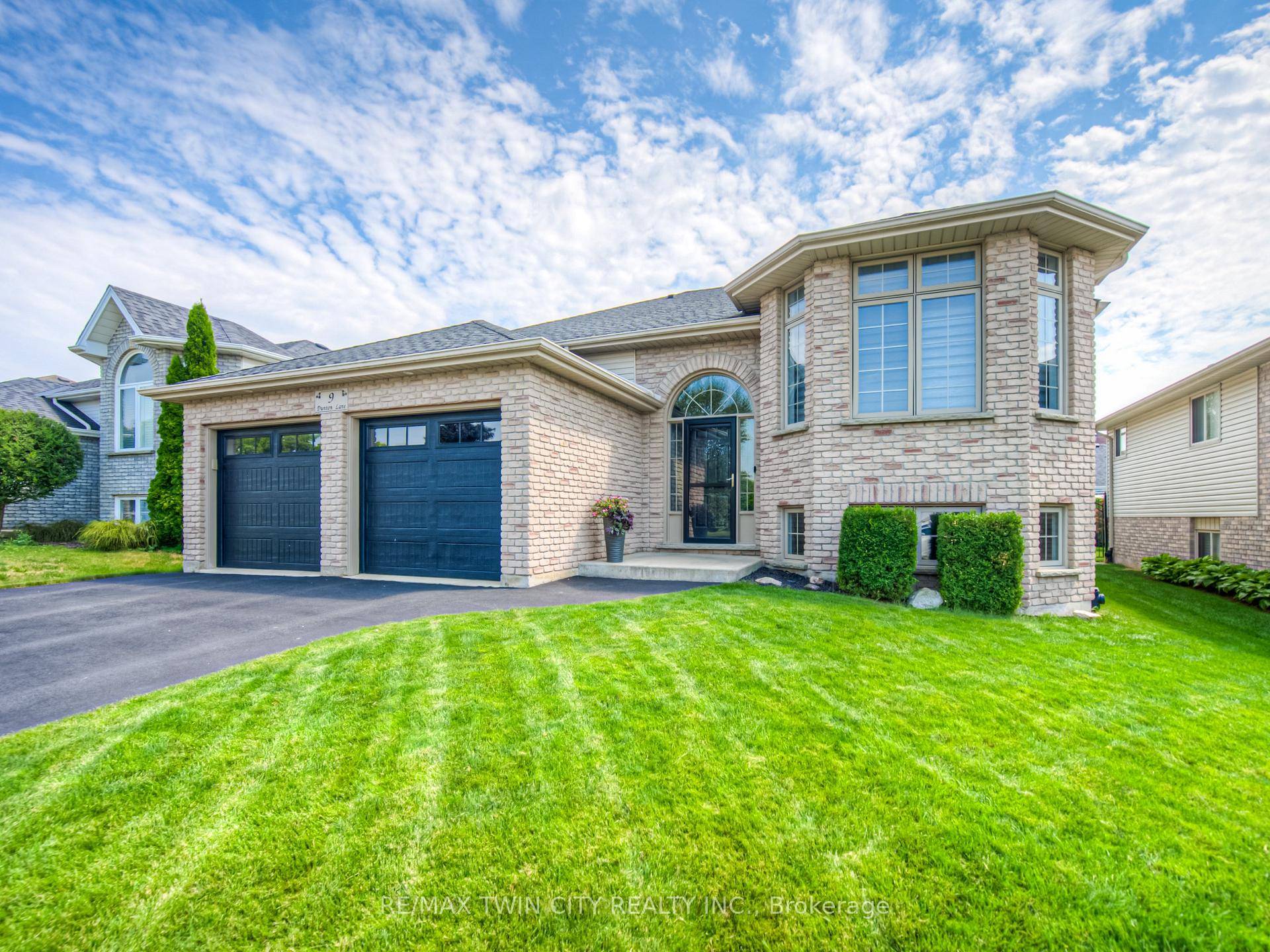 OPEN HOUSE SAT SEPT. 13TH 11AM 1PM No signs on the property, come to front door.