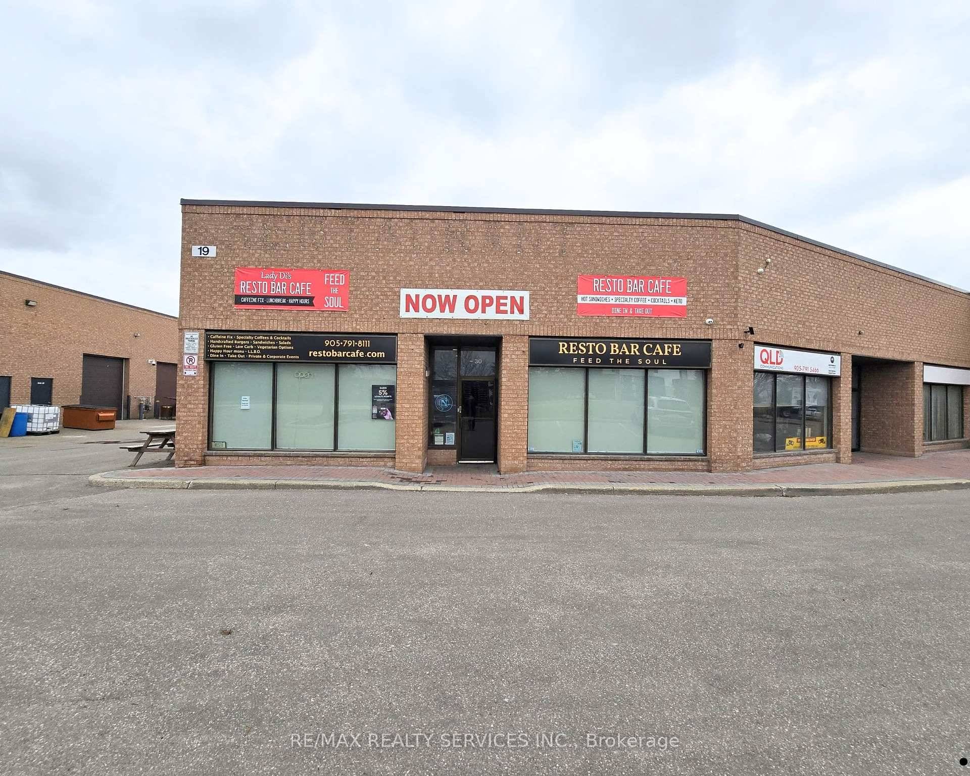 Located in one of Brampton s busiest industrial and commercial corridors, surrounded by major logistics centres, corporate offices, and manufacturing facilities ensuring a consistent lunch and coffee crowd from nearby ...