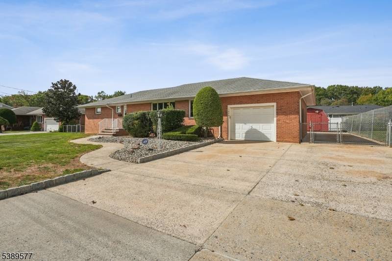 One floor living at its best !