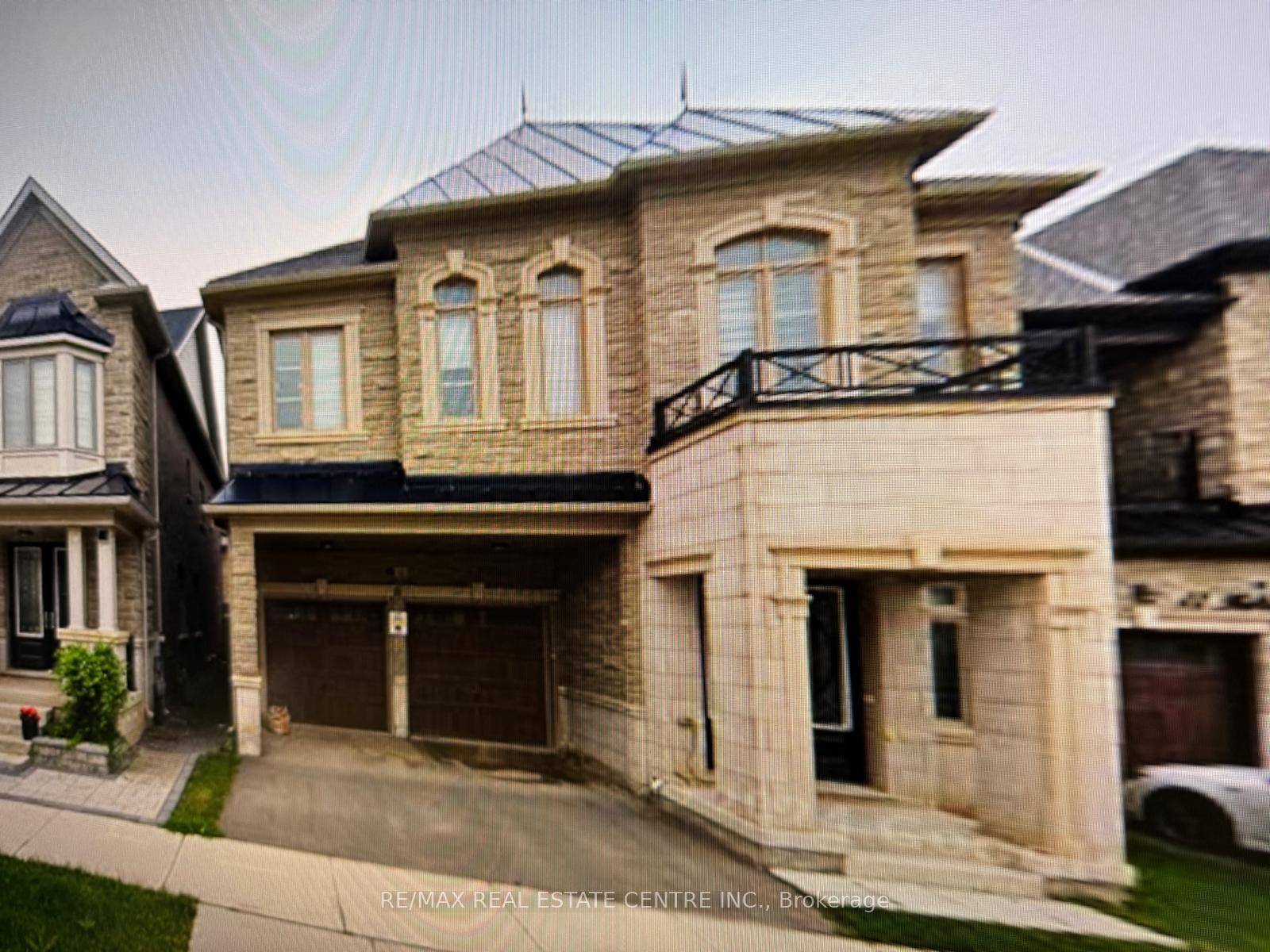 Gorgeious Executive 4 bedroom detached home in the prestigious North Oakville community Dundas amp ; Post Rd.