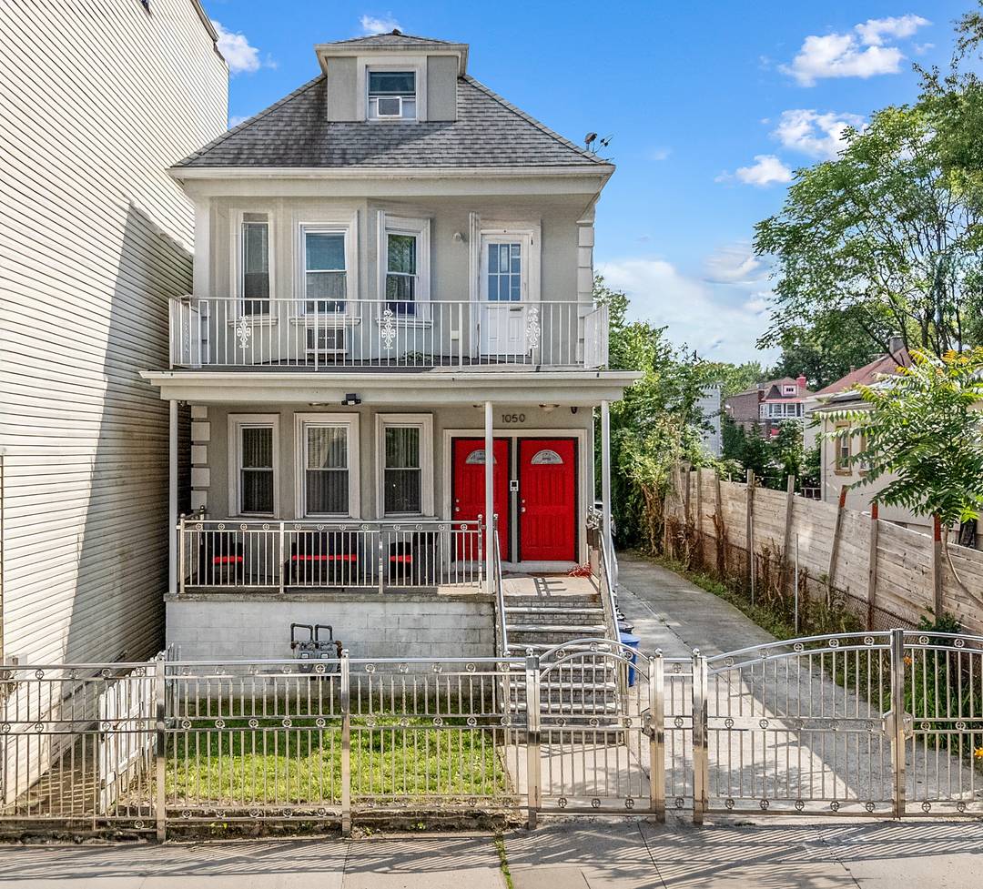 IN CONTRACT Welcome to 1050 East 232nd Street A Modern Two Family 4 level, Gem in the Heart of Wakefield, NY.