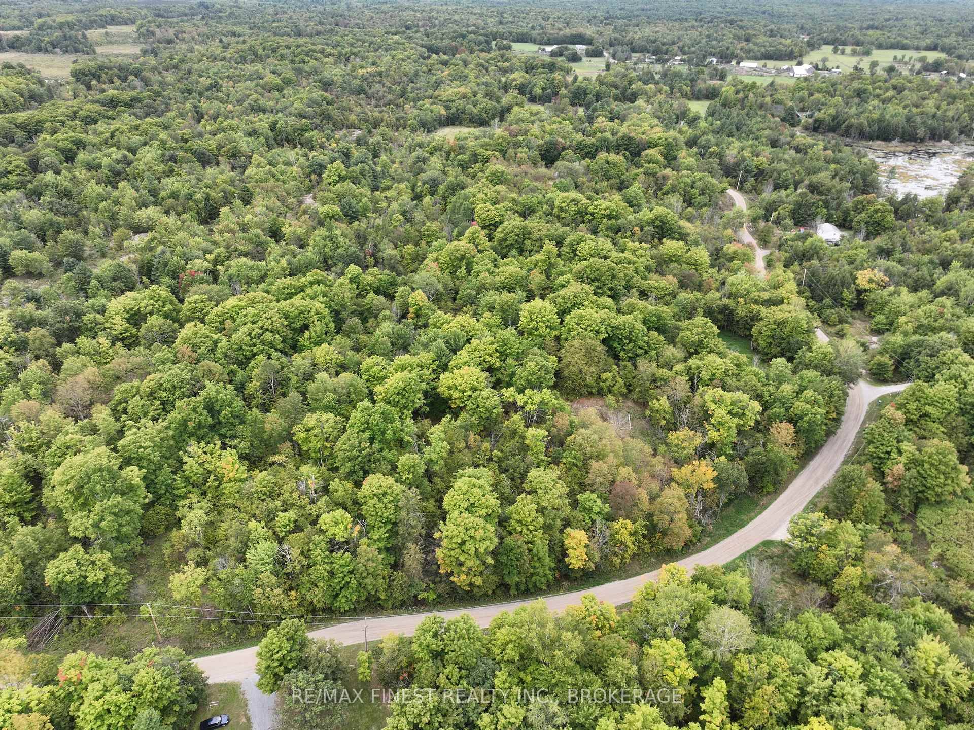 Come discover a great opportunity with this 15 acres of land located in Central Frontenac Township.