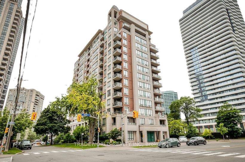 Fantastic Location with Great View !