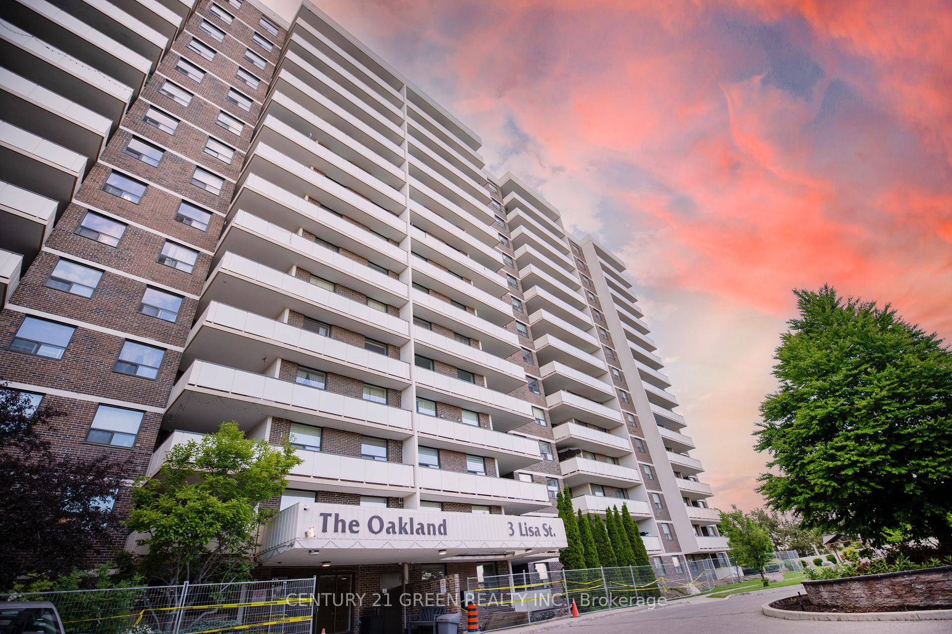 Discover comfort and convenience in this bright, spacious 3 bedroom, 2 bathroom unit complete with 1 parking space.