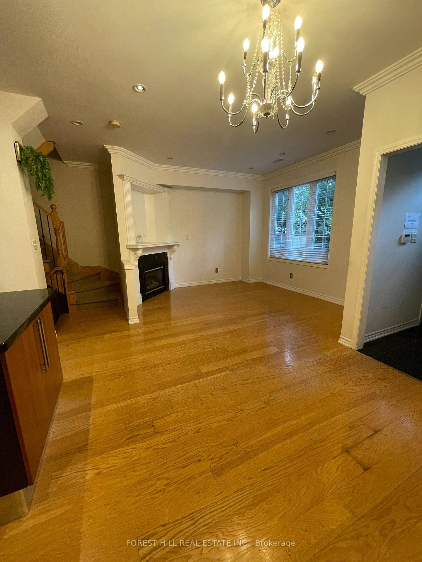 A Well maintained Townhouse Located In Prestigious Yonge And Sheppard Area It Features Spacious Living And Dining Area With Fireplace And Bright Window Modern Kitchen With Central Island And B ...