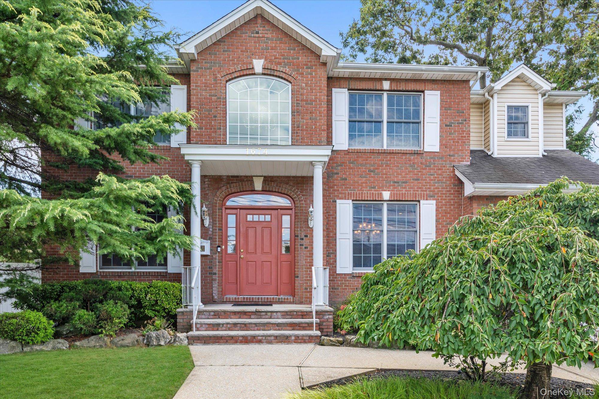 2005 New Construction Stately 5Br 2.