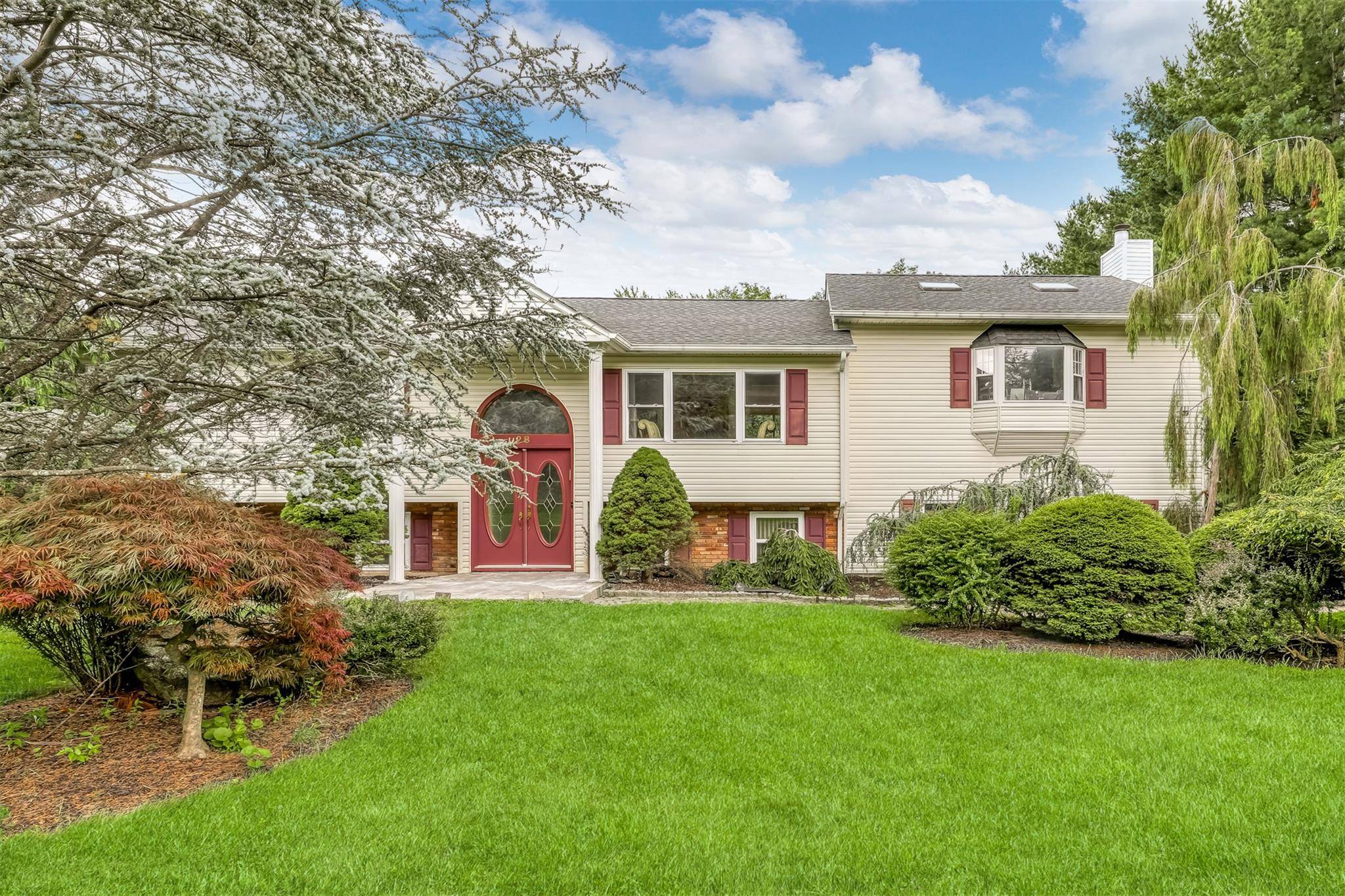 Welcome to this Stunning Contemporary Bilevel in the desirable Suffern Wesley Hills neighborhood, offering a spacious and flexible layout with 5 bedrooms including an additional room used as an office ...