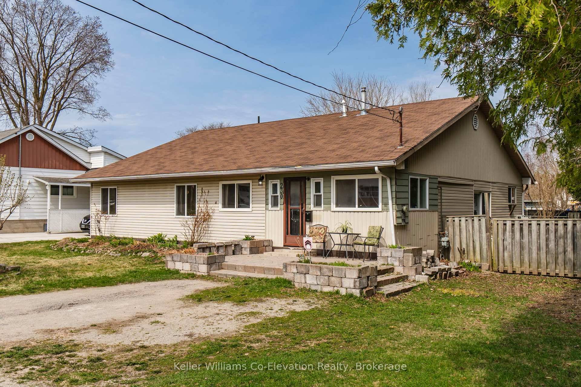 Looking for a solid bungalow situated on a spacious in town lot in a prime location ?