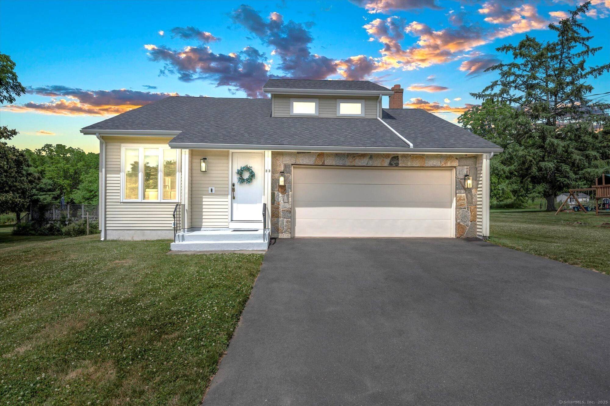 The Perfect Home with a Modern Layout !