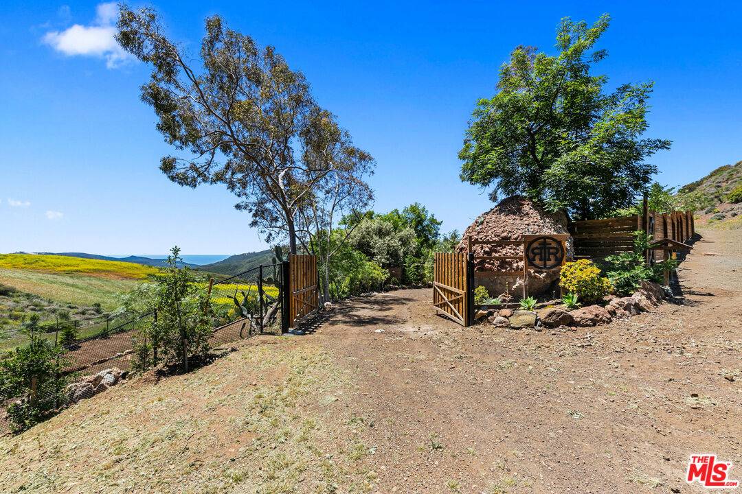 12470 Yerba Buena Rd Malibu La
