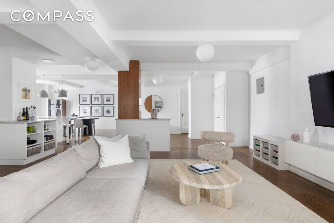 High Floor Renovated 3BR Over 1, 850 SF Full Service Building This beautifully renovated, grand scale three bedroom, two bath residence spans over 1, 850 square feet and offers the ...