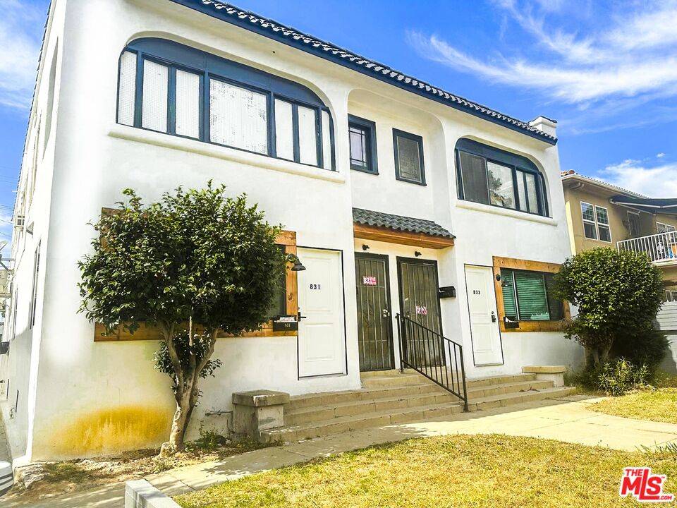 831  N Heliotrope Dr 12BR La