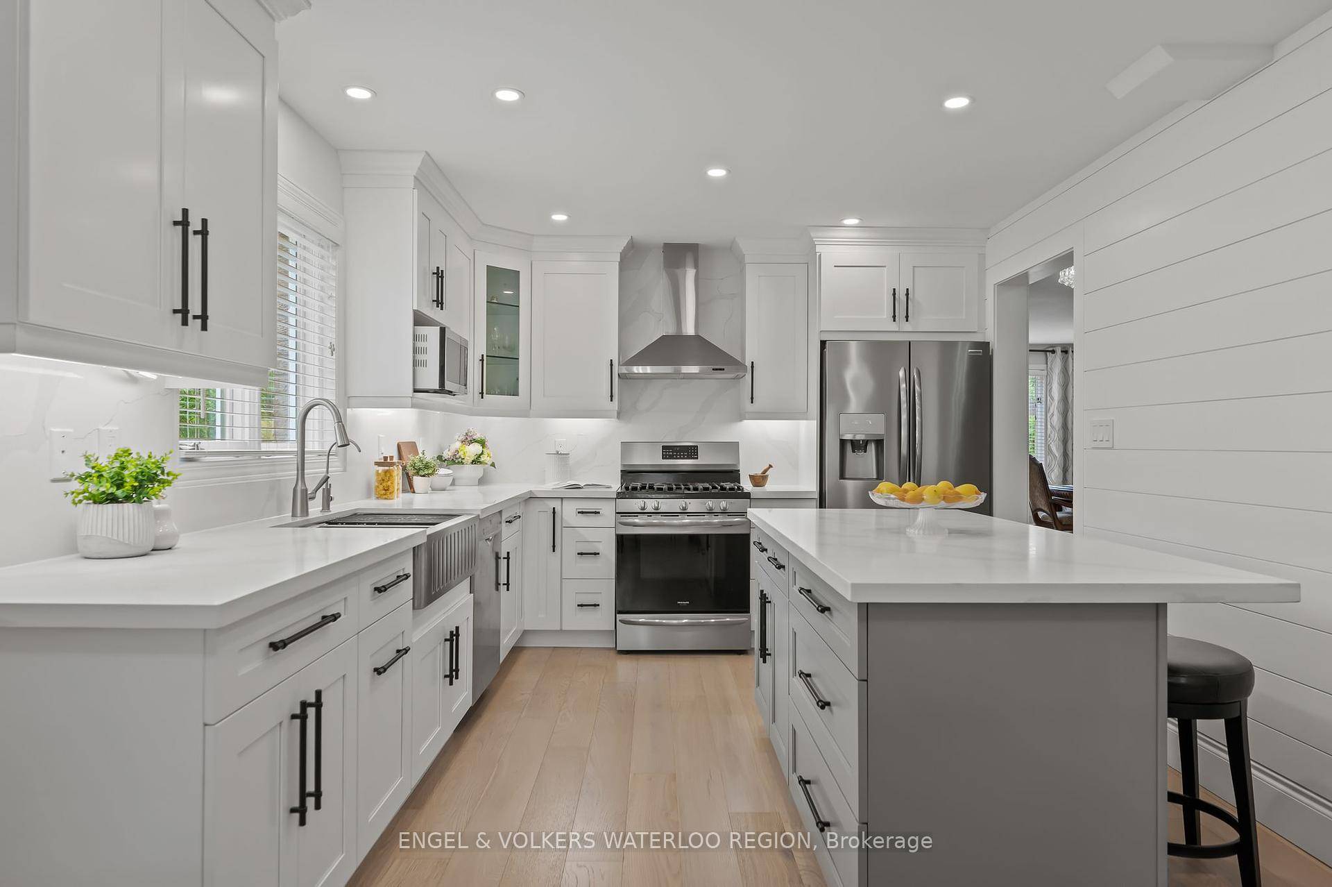 Beautifully Renovated Home in Prime Beechwood Location !