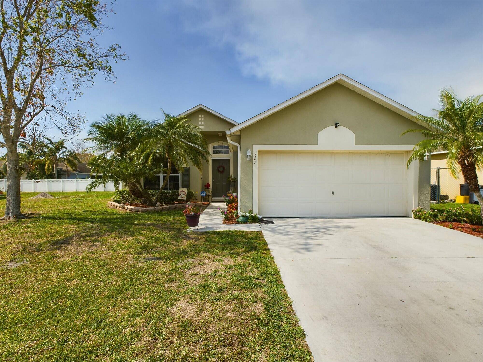MOTIVATED SELLER MUST SELL This well maintained CBS 3 bedroom, 2 bathroom home is perfect for commuters and conveniently located within walking distance of an elementary school.