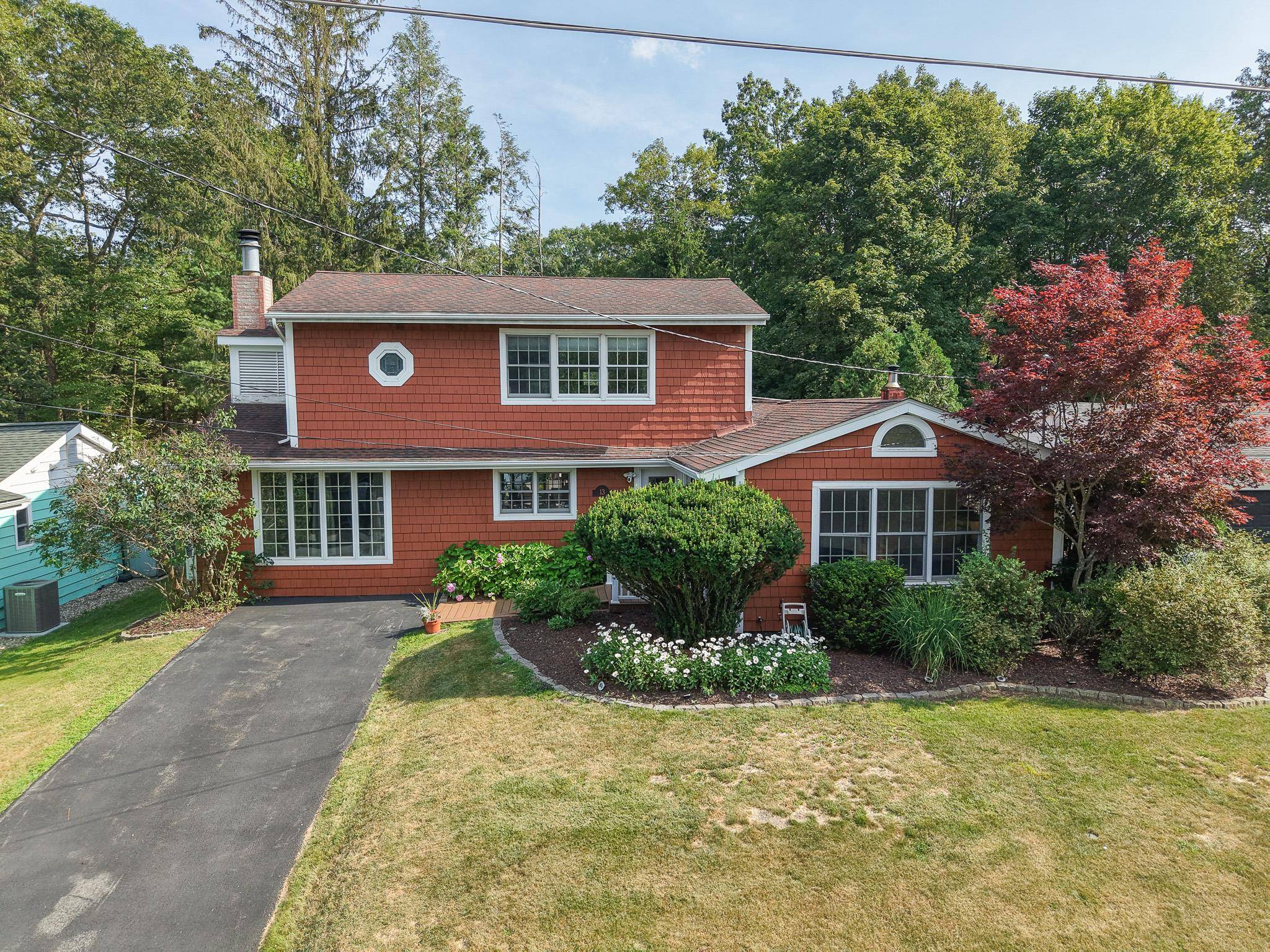 Motivated seller offers this beautiful contemporary home, move in ready !