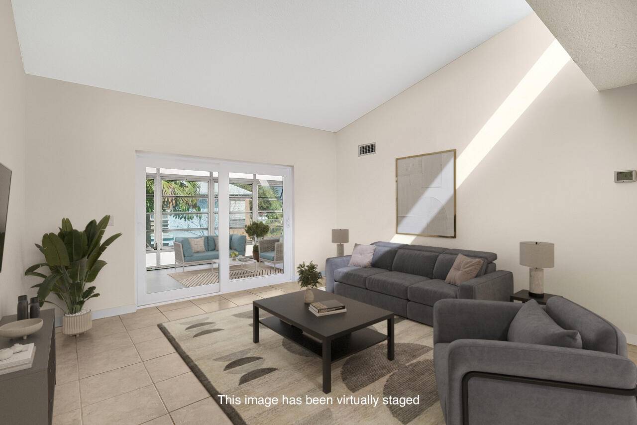 Stunning renovated condo in the heart of Vero Beach.