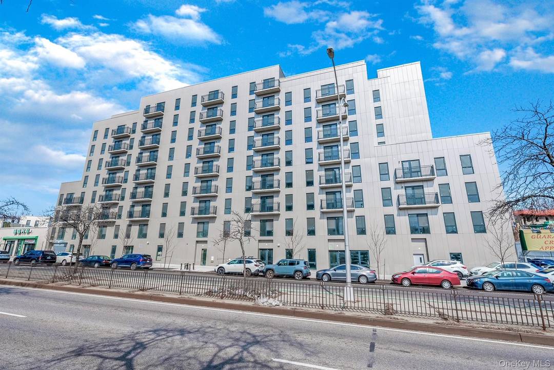 New built condo in desirable woodside Queens blvd areas, Very convenient location for Manhattan commuters, Nearby LIRR woodside station and E, F, M, R and 7 train stations 15 minutes ...