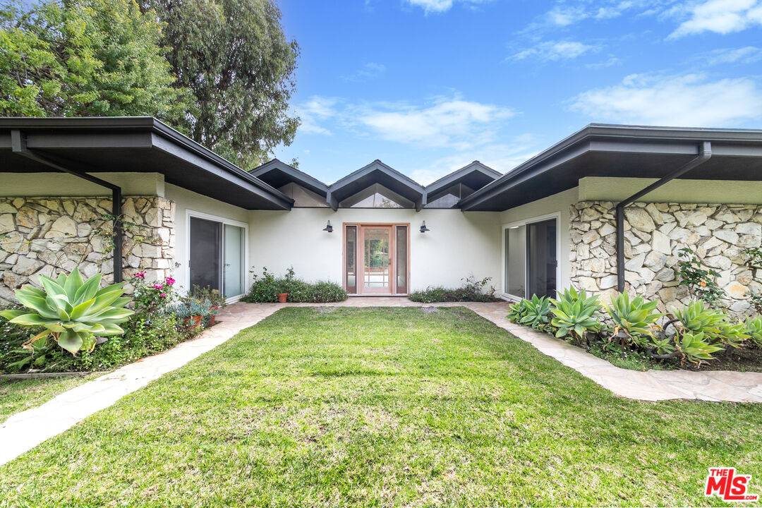 656  N Bonhill Rd 4BR Brentwood La