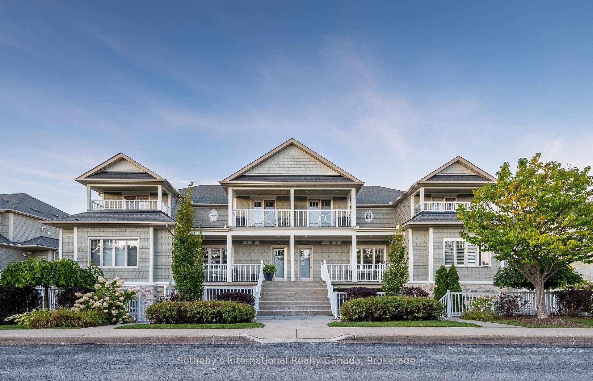 Look no further than Admirals Gate for a truly unique luxury waterfront condominium experience.
